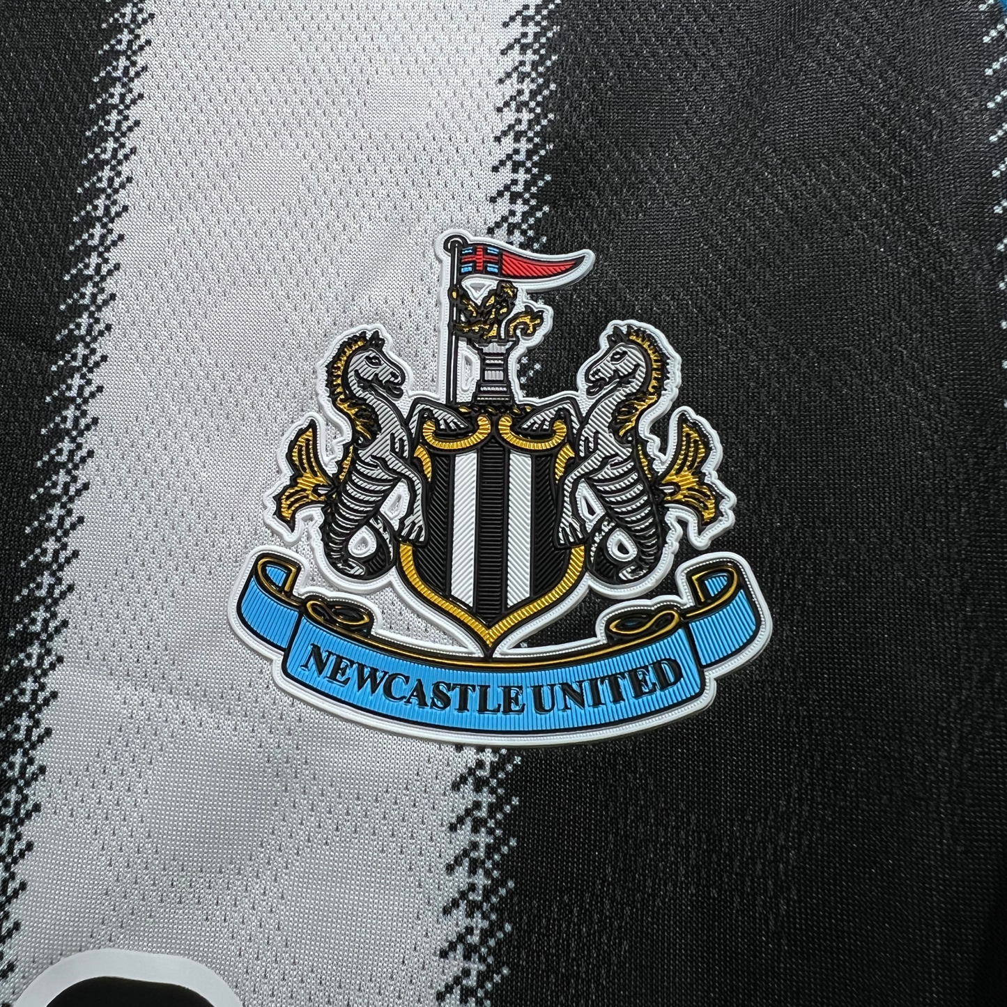 Newcastle 25-26 / Versión Jugador